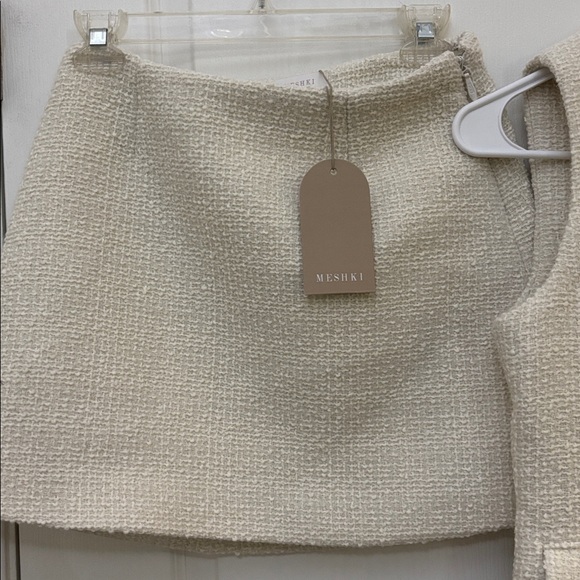 NWT MESHKI Camilla Ivory Mini Skirt & Sleeveless Vest/Top S 2-Piece Suit Lined - Picture 2 of 5